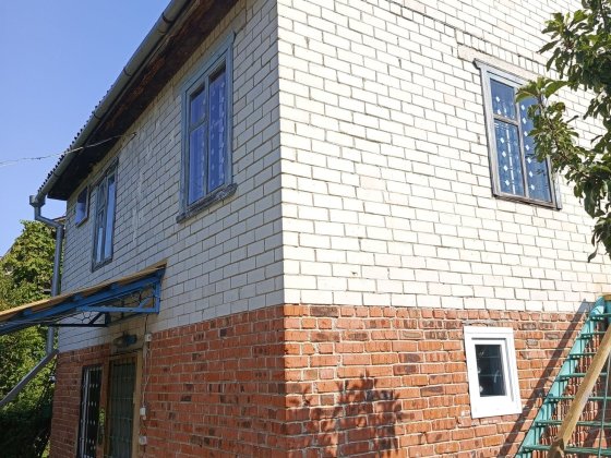 Продаж дачі з каміном ,гаражем та альтанкою Жавинка