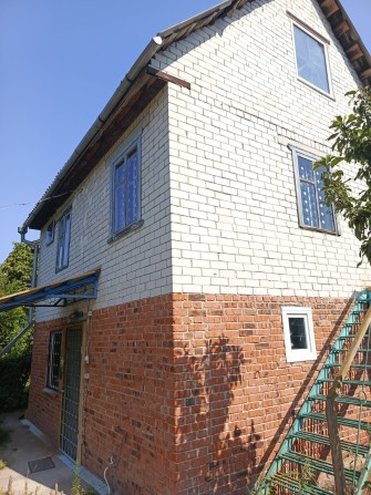 Продаж дачі з каміном ,гаражем та альтанкою - фото 1