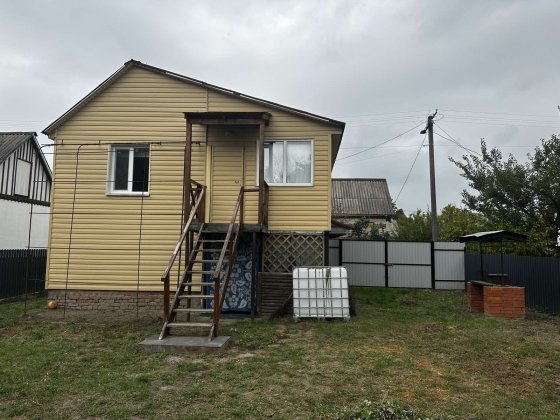 Дача для сімейного та активного відпочинку біля води Жавинка