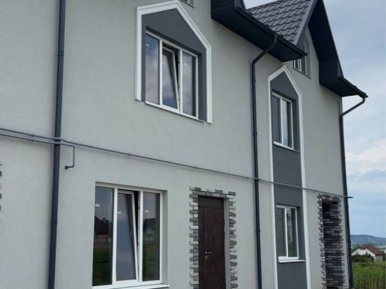 Акція Продається 3 поверха танхаус з євроремонтом Годилов