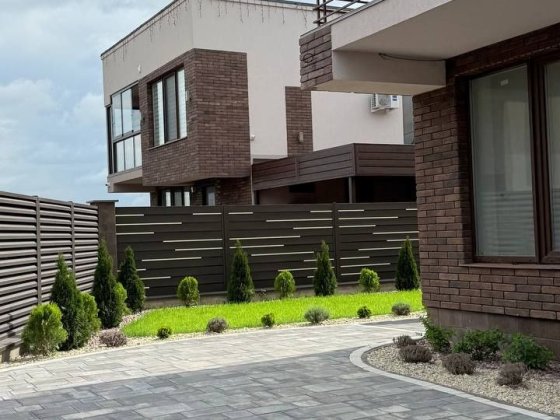 Продається новий, якісний будинок в гарному районі с.Годилів Годилів