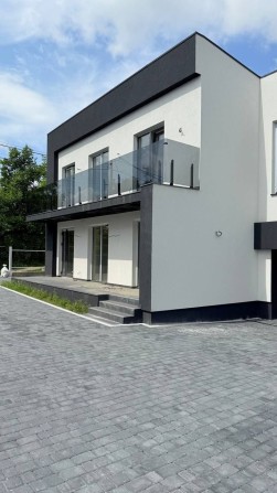 Стильний будинок в стилі хай-тек Дослідна станція - фото 1