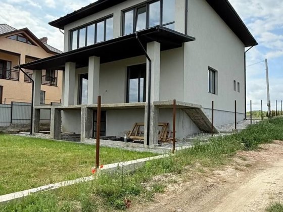 Новозбудований панорамний будинок з ремонтом с.Годилів Годилів