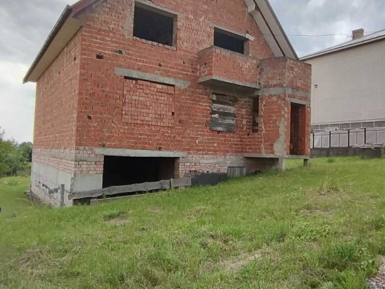 Продаж будинку-коробки, 6 кім, 5хв до ТЦ Майдану Годилів