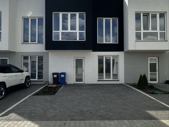 Продаж; Таун-хаус; Будинок; Чернівці; Частковий ремонт; Великий Кучуров