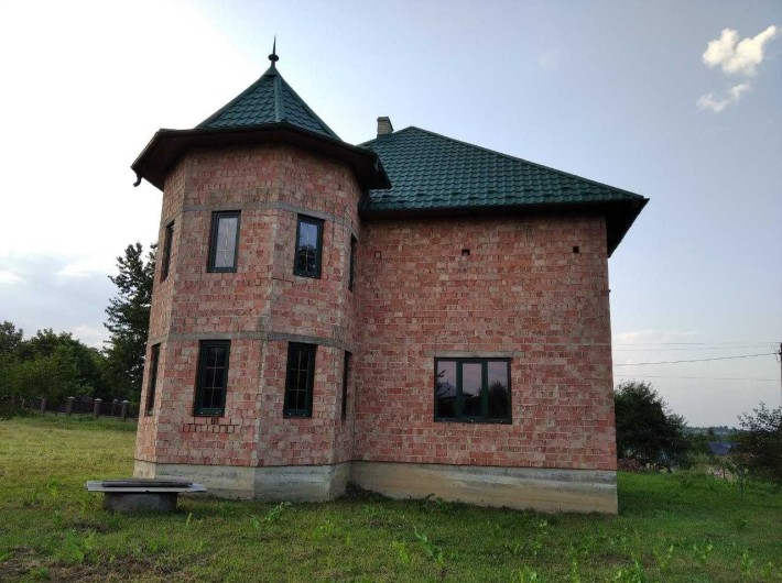 Продам 2-пов. житловий будинок з гаражем поряд з містом - фото 1