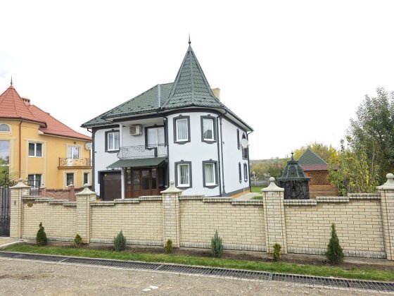 Продається 4х кімн. будинок з ремонтом та меблями. Великий Кучуров