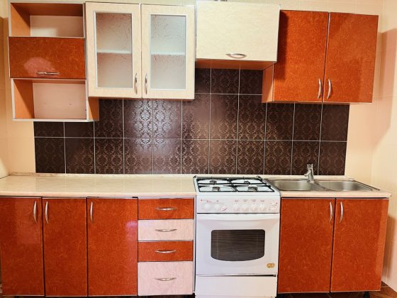 Будинок у Новоселиці — БЕЗ КОМІСІЇ, можливо придбати під євідновлення Новоселица