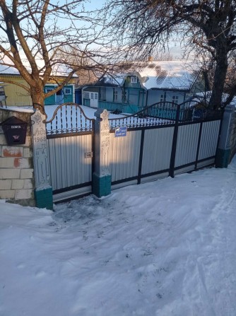 Будинок в селі Коровія Чернівецької області з великою ділянкою - фото 1