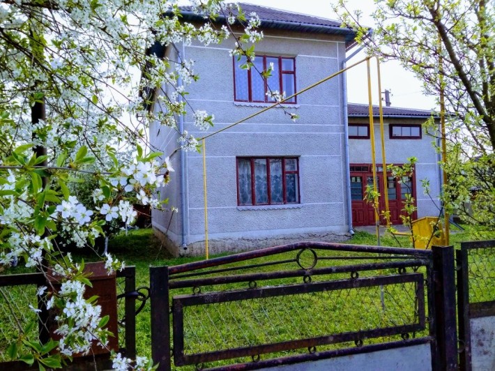 Продам 2 будинки, господарство - фото 1