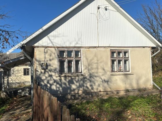 Продається: житловий будинок в селищі Глибока, Чернівецької області . Глибока
