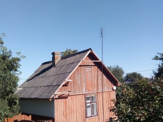 Продаж земельної ділянки з будинком Глибока