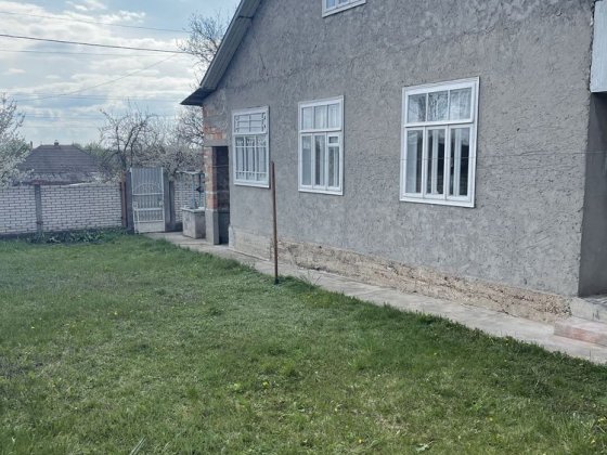 Будинок з великим господарством Кельменці