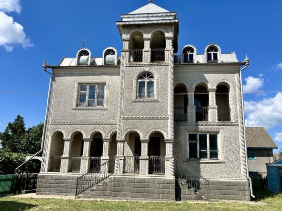 Продам будинок біля р. ДНІСТЕР, з великою зем. ділянкою. Сокиряни