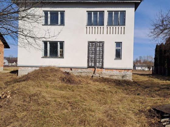 Продається будинок ( незавершене будівництво) Лужаны