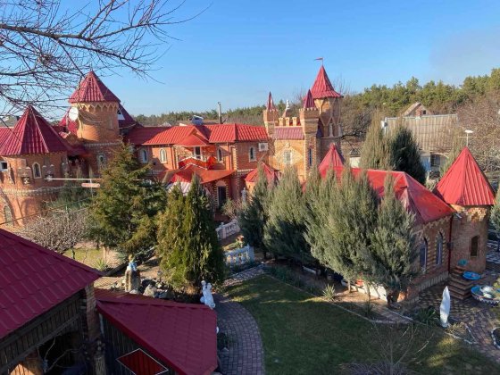 ПРОДАМ житловий будинок для життя або під свій маленький готель Разумовка