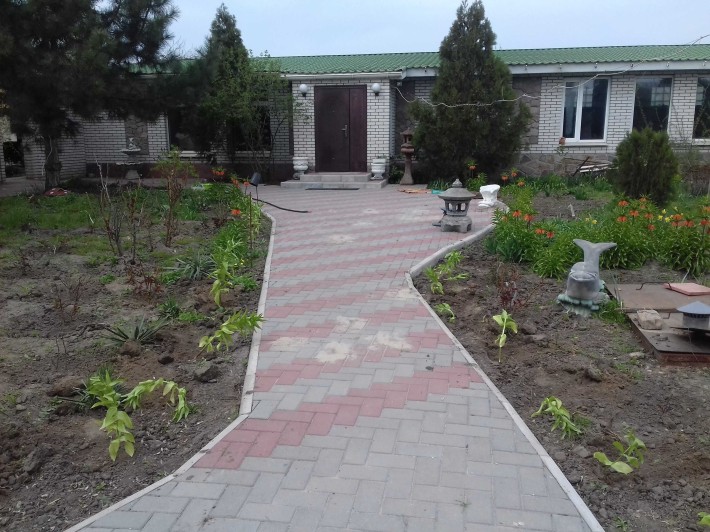 Продаж 2 поверхового будинку з гаражем і ділянкою. - фото 1