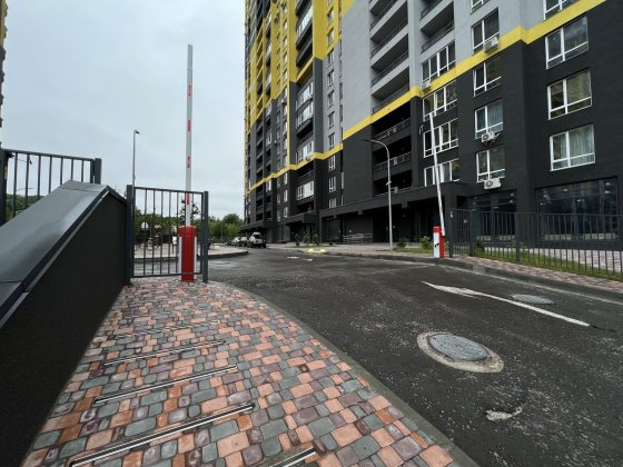 Продаж 3-кімнатної квартири по вул.Кадетський Гай,12 в ЖК Медовий.