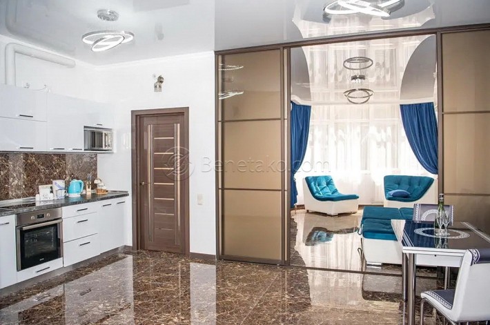 Раздельная двухкомнатная квартира в Ж/К «Гагарин Плаза». - фото 1