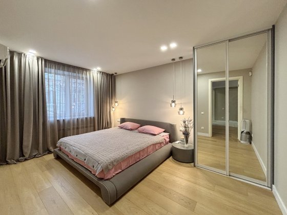 Продаж 3-кімнатної квартири в Подільському районі, вул. Костянтинівська, 51. Центр Подолу. Без коміс Киев