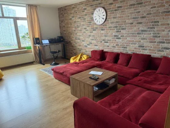 Продаж 4-к квартири Дніпровська набережна 26