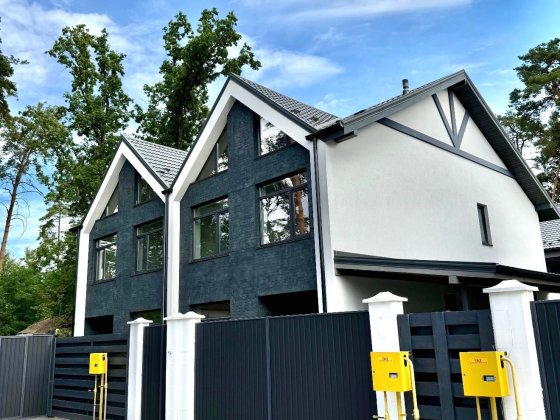 Буча, Отаманша — стильний дуплекс 130м²+40м²+ 2,5 сотки. З наповненням Буча