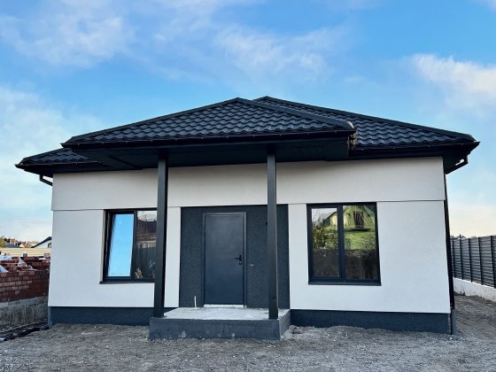 Продається в Білой Церкві новий будинок на війскбуді площею 100 м2. Белая Церковь