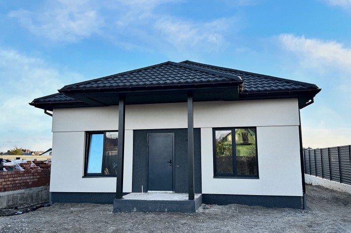 Продається в Білой Церкві новий будинок на війскбуді площею 100 м2. - фото 1