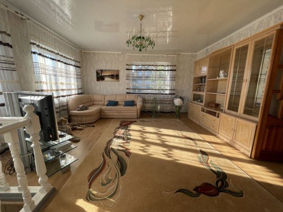 Гарний будинок з ремонтом технікою і меблями в затишному районі Бучі Буча