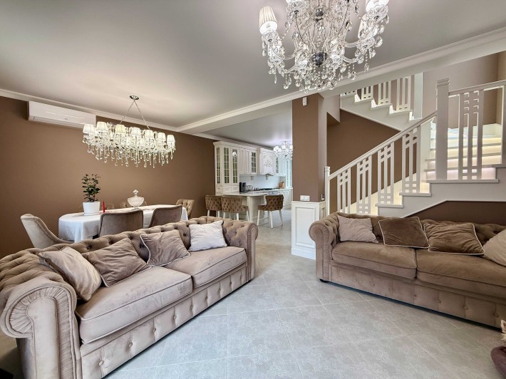 Продам Дуплекс з Якісним та Дорогим Ремонтом. Мінімальне Оформлення. - фото 1