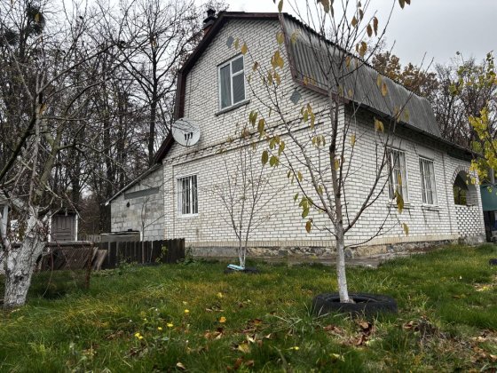 Будинок капітальний керпичний з гос спорудами Гайок, від літака 2 км Белая Церковь