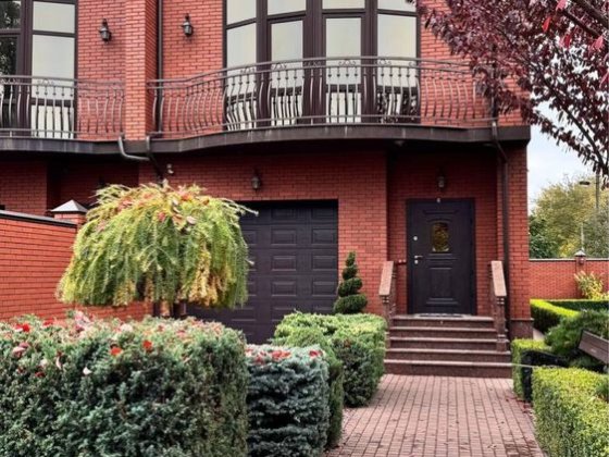 Таунхаус  з великим подвірям 4 сотки землі Белая Церковь