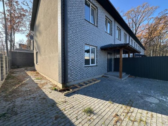 Таунхаус у зеленій частині Бучі - комфорт та тиша поруч із містом! Буча