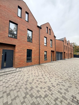 Продам Таунхаус в Центрі Міста. Якісне Будівництво. Готові Документи. - фото 1