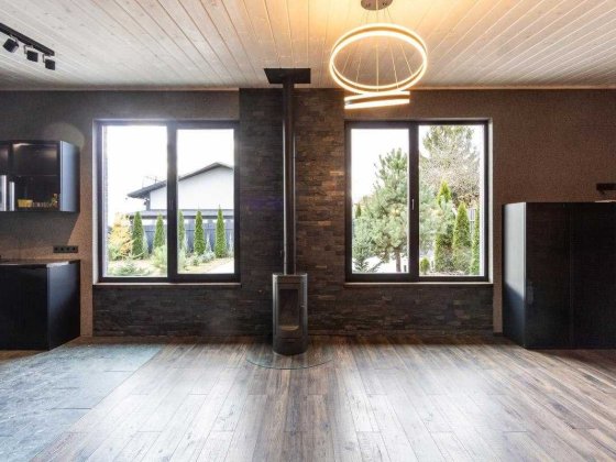 Продається однокімнатний будинок з ділянкою 6 соток на околиці міста Ивано-Франковск