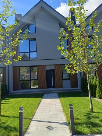 Таунхаус зі своїм бомбосховищем в Бучі - фото 1