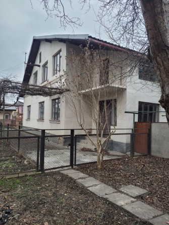 Продам будинок Вокзал/Центр,площа - 240 м.кв.Тиха вулиця,під ремонт - фото 1