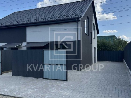 Двоповерховий дуплекс з центральними комунікаціями, газ. Буча Буча