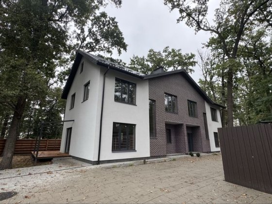 Якісний дуплекс на просторій ділянці у центральній частині Бучі! Буча