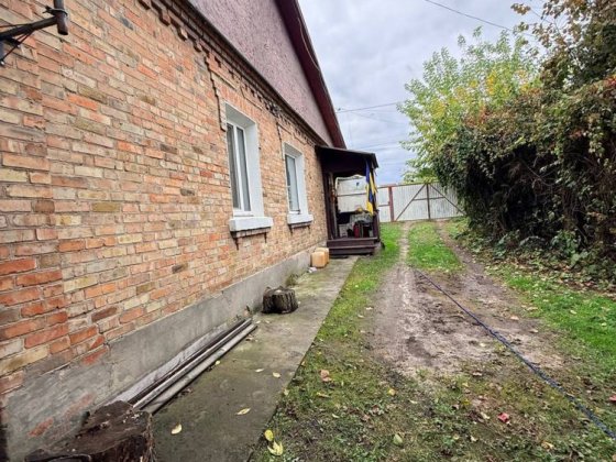 Частина будинку з ремонтом. Участок 10сот Ирпень