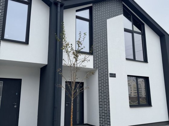 Таун біля школи за програмою Є-оселя Буча