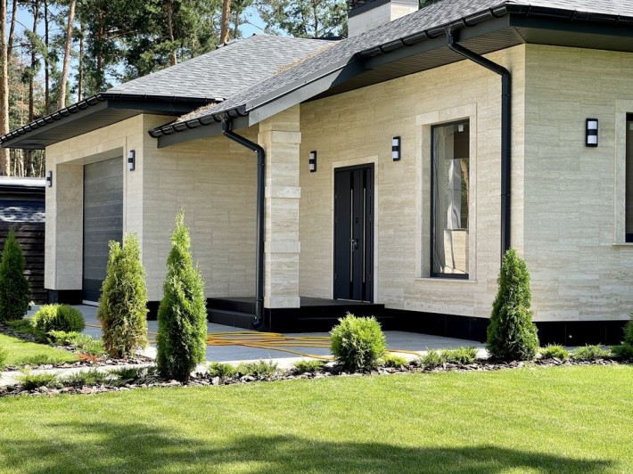 Коттедж в лесной Буче на участке 15 соток. Можно заходить на ремонт - фото 1