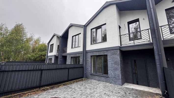 Таунхаус 125 м2 в лісовій зоні - фото 1