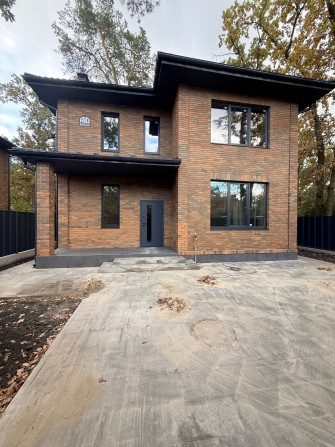 Продам Капітальний Будинок поруч з Університетом. Розвинена Локація. - фото 1