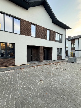 Продам Дуплекс в Центрі Міста. Інфраструктура в Пішому Доступі. - фото 1