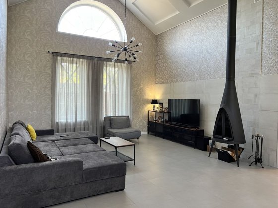 Продаж окремого будинку в Ірпіні 182м2 з ремонтом 10сот Газ Ирпень