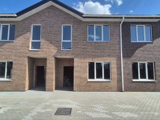 Таунхаус 96 м² з ділянкою 1,3 сотки в Ірпені, поруч дитсадок Ирпень