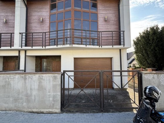 Продається 3 пов. будинок (дуплекс) в центрі міста за ціною $383/м2 Ивано-Франковск