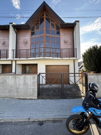 Продається 3 пов. будинок (дуплекс) в центрі міста за ціною $383/м2 - фото 1