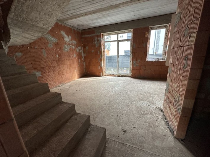 Продам таунхаус на виплату біля центрального Новуса. - фото 1